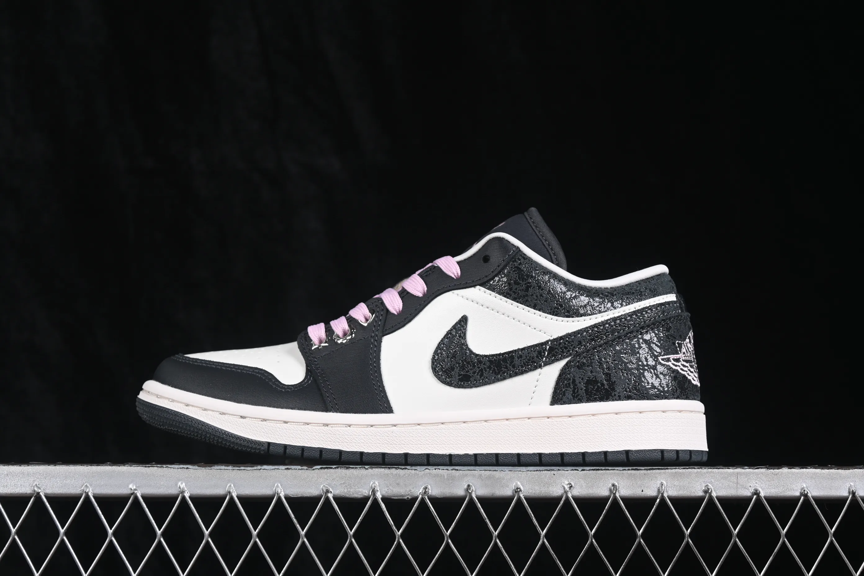 All categories Air Jordan Jordan series basketball shoes Air Jordan 1 Low G version pure original Air Jordan 1 Low AJ1 Joe 1 burst pattern black and white low-top retro culture basketball shoes II0595-001